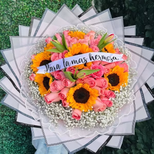 Girasoles, rosas y tulipanes