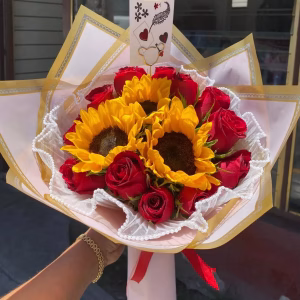 Girasoles y rosa