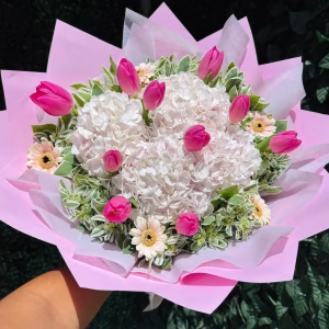 Tulipanes y hortencia 1